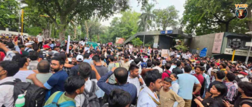 Delhi Metro Shuts 5 Stations Citing Security Concerns Over CJP's Chalo Sansad Protest; Commuters Face Severe Chaos