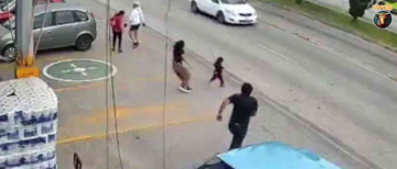 Supermarket Worker Heroically Saves Little Girl from Car Accident in Mexico