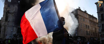 2,700 Detained in a Week as France Braces for More Protests: Macron Blames “Ultra-Left” at Home and Takes Aim at Trump Abroad