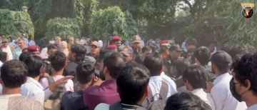Jamia Moves All Classes Online After Students and Guards Clash Over Union Election Demand