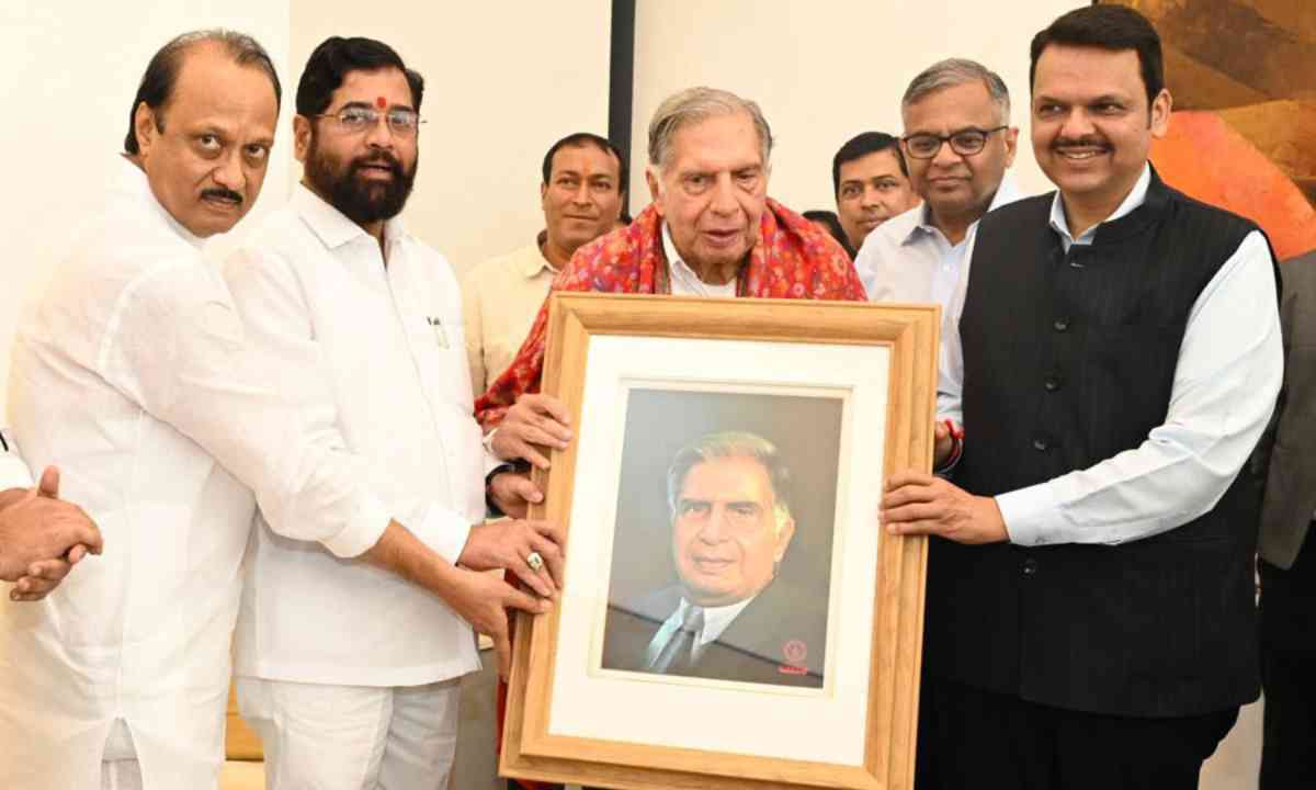 Ratan Tata Awarded Maharashtra S Udyog Ratan Award