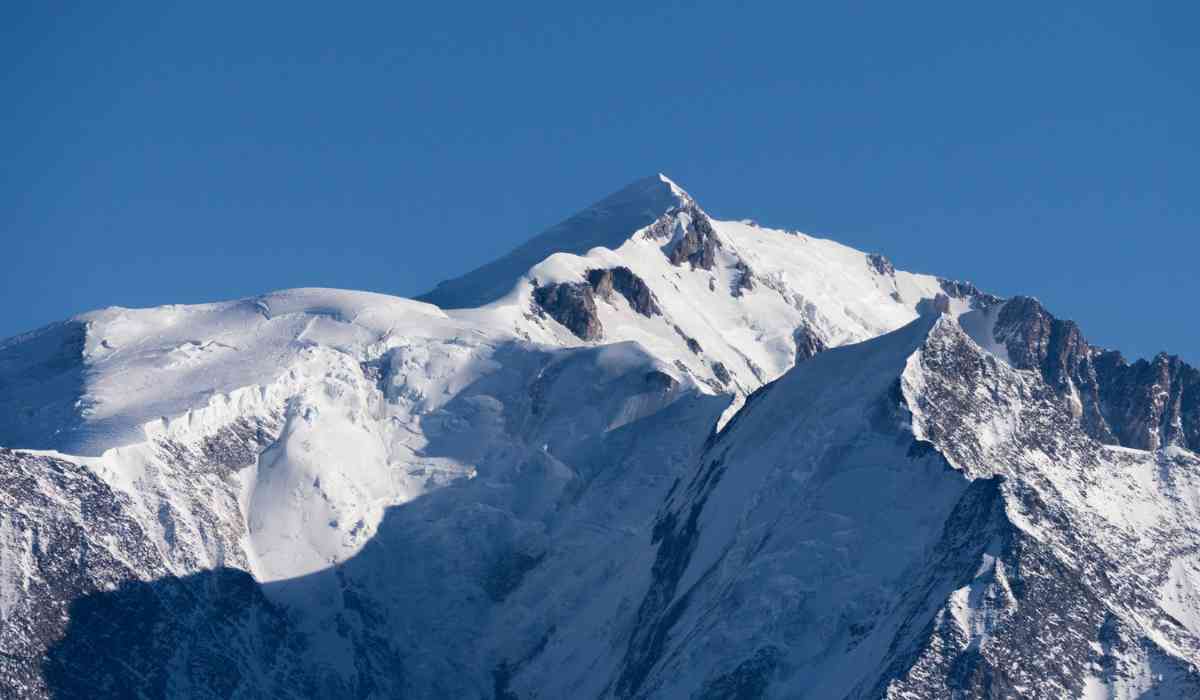 France's highest mountain, Mont Blanc, has shrunk again