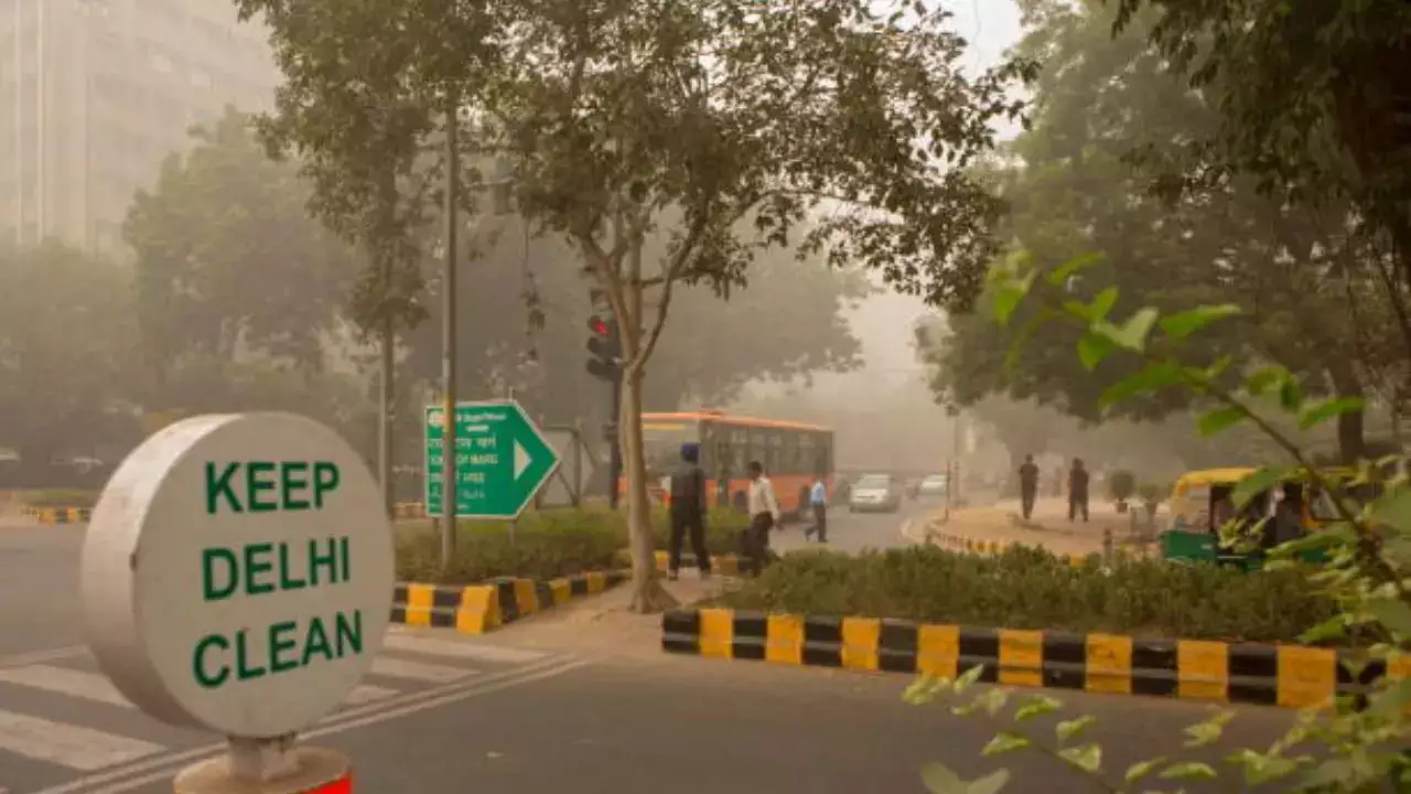 Delhi Suffers “Severe” Air Quality as AQI Climbs to 494, Triggers Emergency Measures