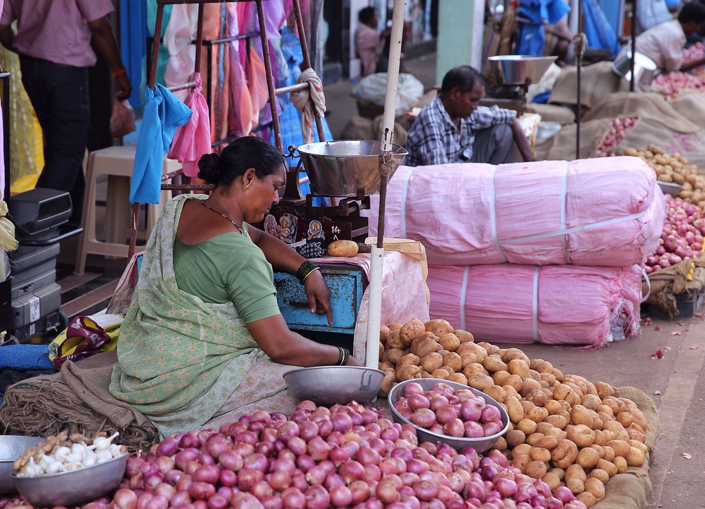 Onions in international market