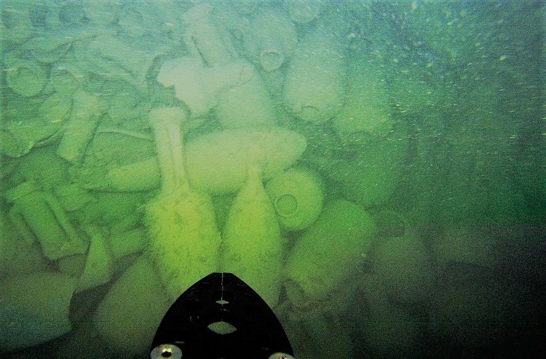 Photo: 2000 year old Roman shipwreck found near Italy's coast