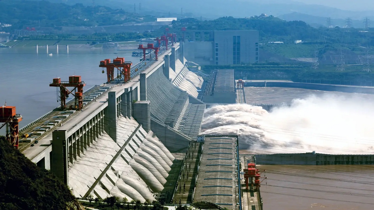 How will China building a dam in Brahmaputra impact India?