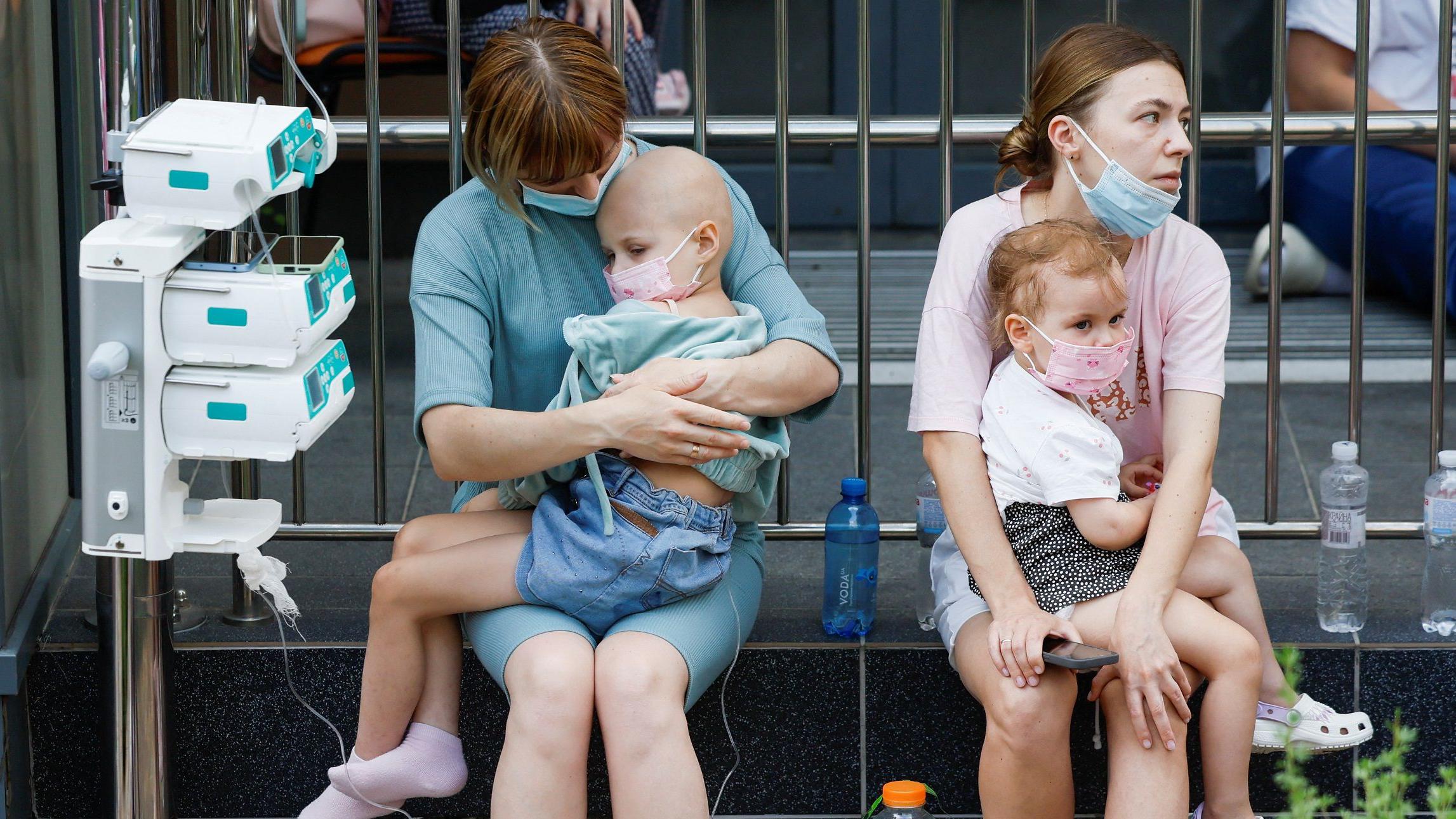 Kyiv children's hospital hit as Russian daytime strikes on Ukraine kill 31