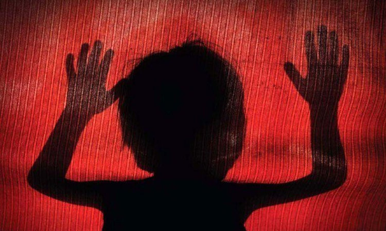 Pic: Mother gets 40 yrs of jail for letting lover rape her minor daughter