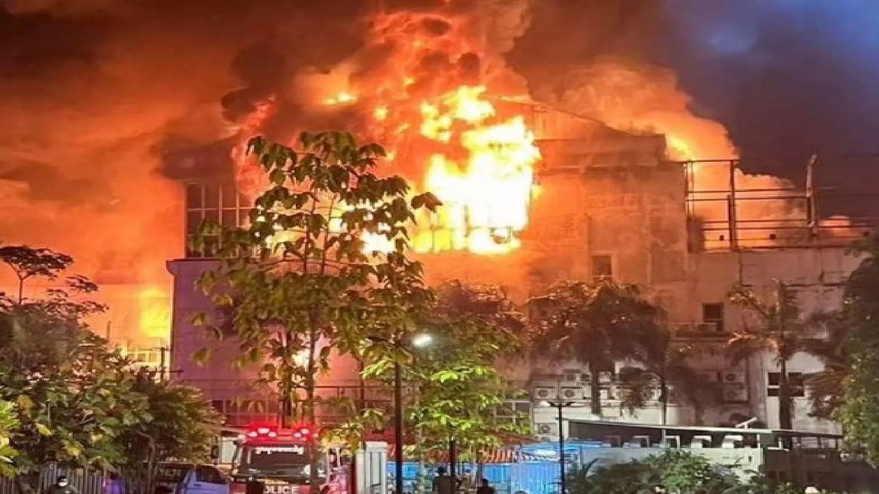 Fire at The Grand Diamond City on the Thai-Cambodian Border