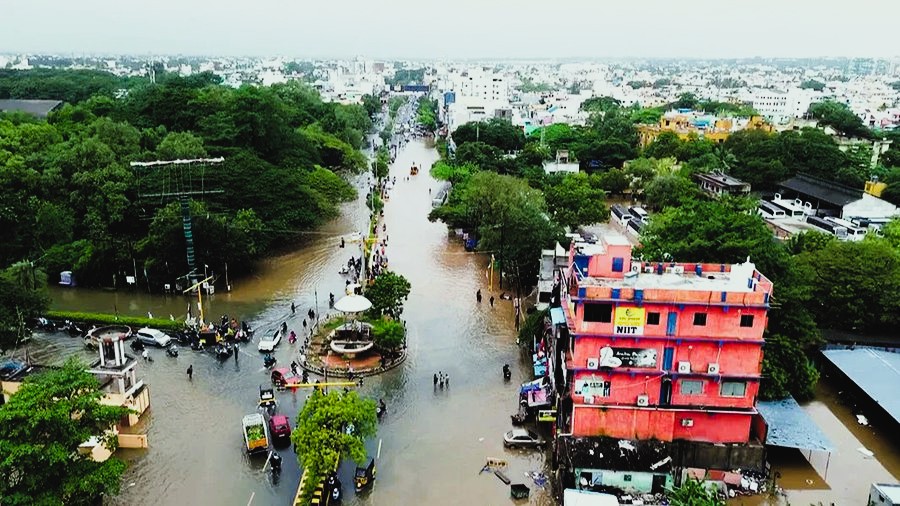 Cyclone Fengal : T.N. government announces ₹2,000 as relief for three rain-hit districts 