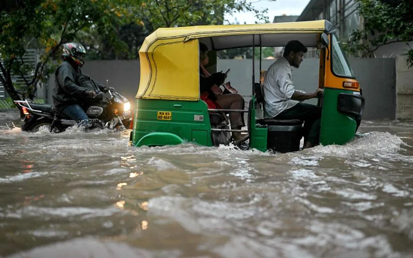 Bengaluru faces heavy rains school clodes 