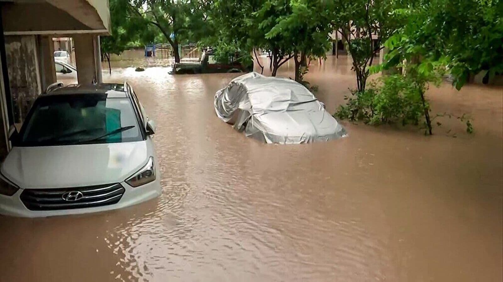 Heavy rainfall in north india