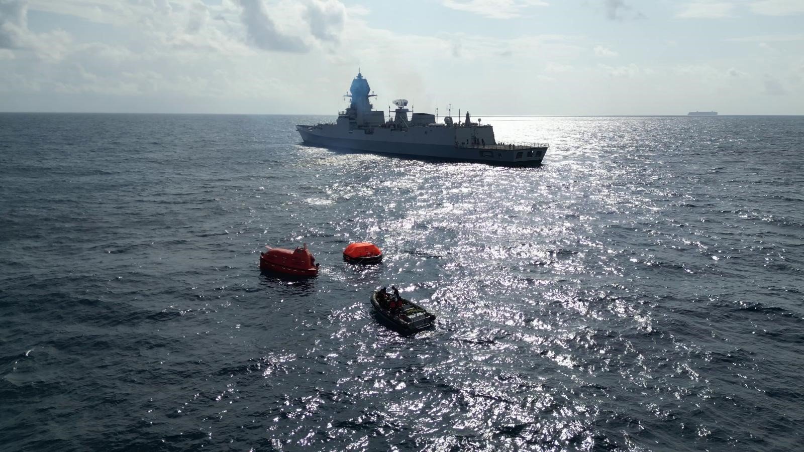 Singapore Container Ship Suffers Explosion Off Kerala Coast, 18 Crew Rescued by Navy and Coast Guard