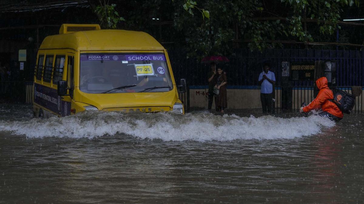  bus stuck in rain 