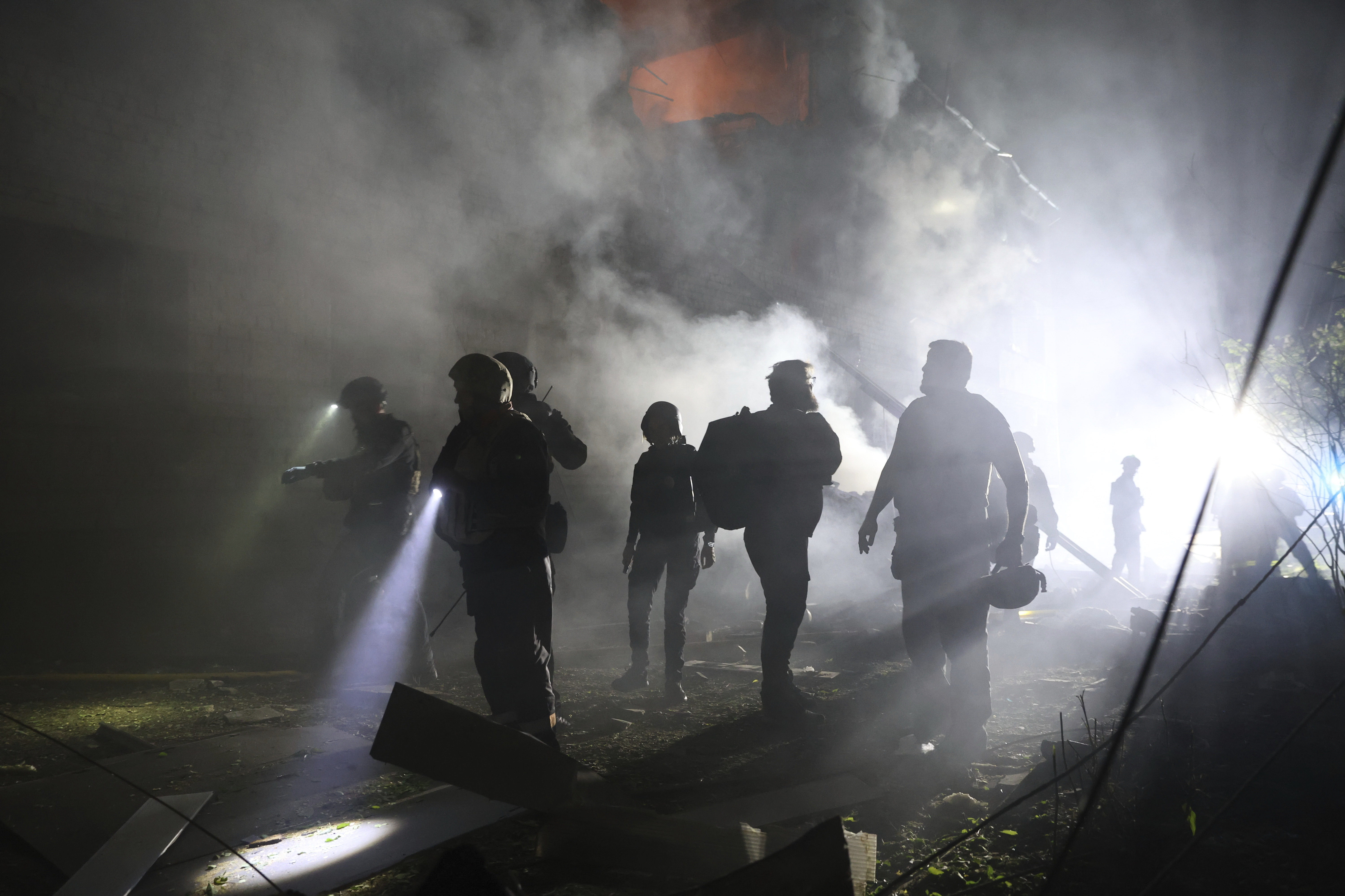 9 Dead in Oleshky and Odesa Drone Strikes After Ukraine, US Sign Historic Mineral Deal