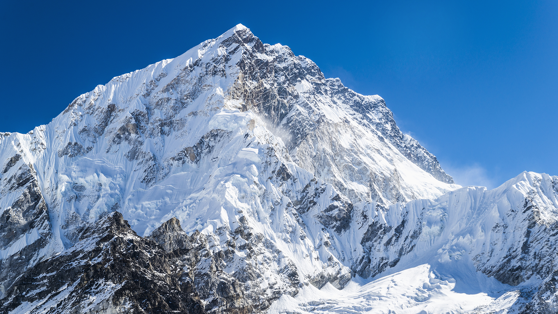 Indian mountaineer rescued from Mt Everest dies, 8th death in this season