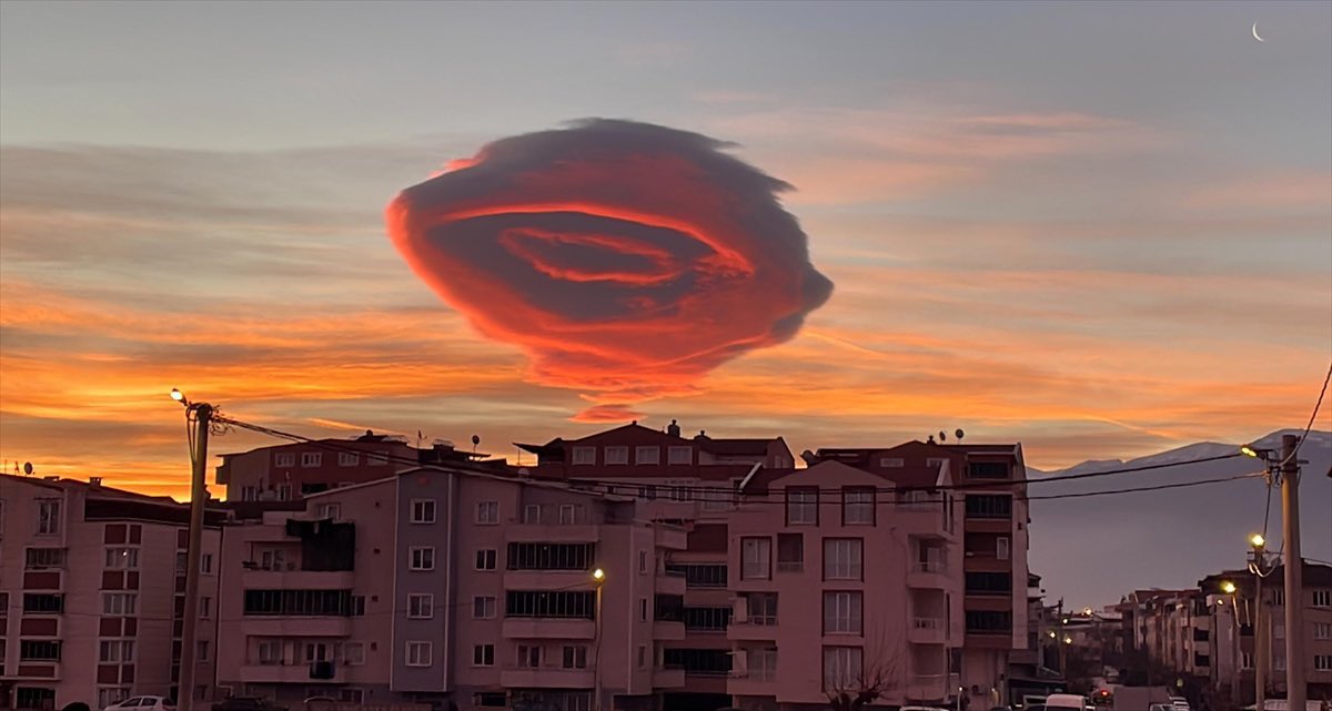 Photo: Orange cloud