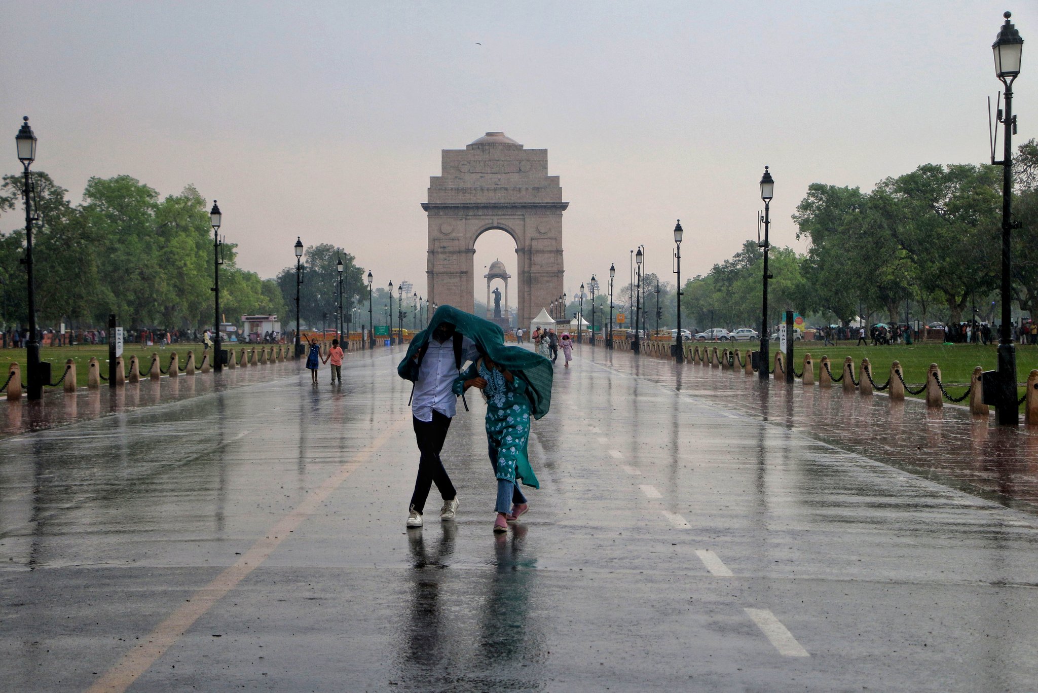 Heavy rain and Thunderstorms lash parts of Delhi