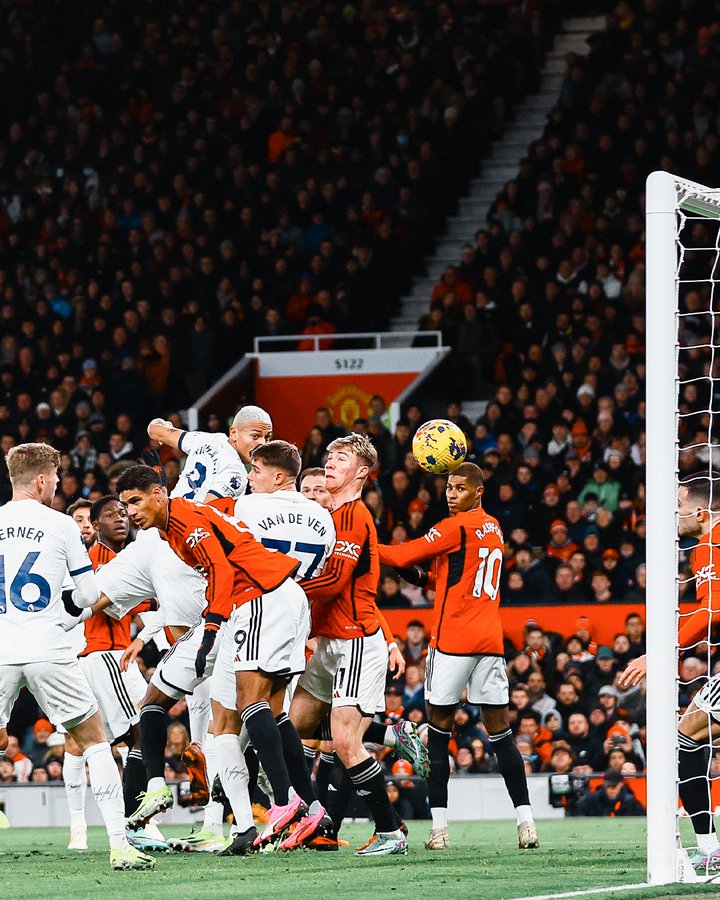 Photo: Man United vs Tottenham 