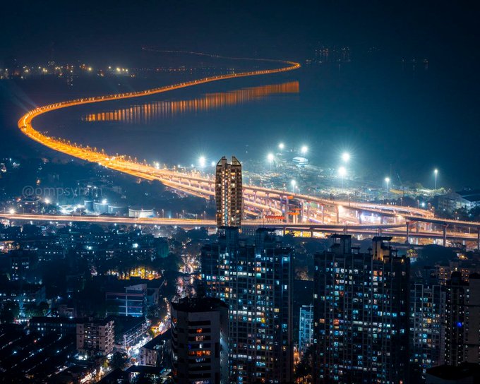 Photo:Mumbai Trans Harbour Link (MTHL) at night