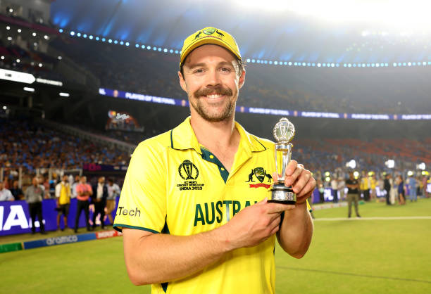 Travis Head celebrates his century