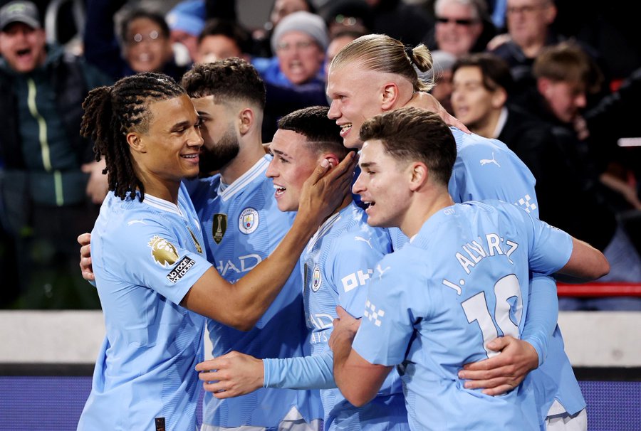 photo: Man City team celebrating 