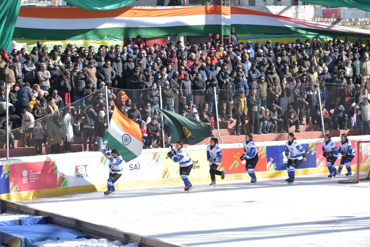 Ice hockey women's team