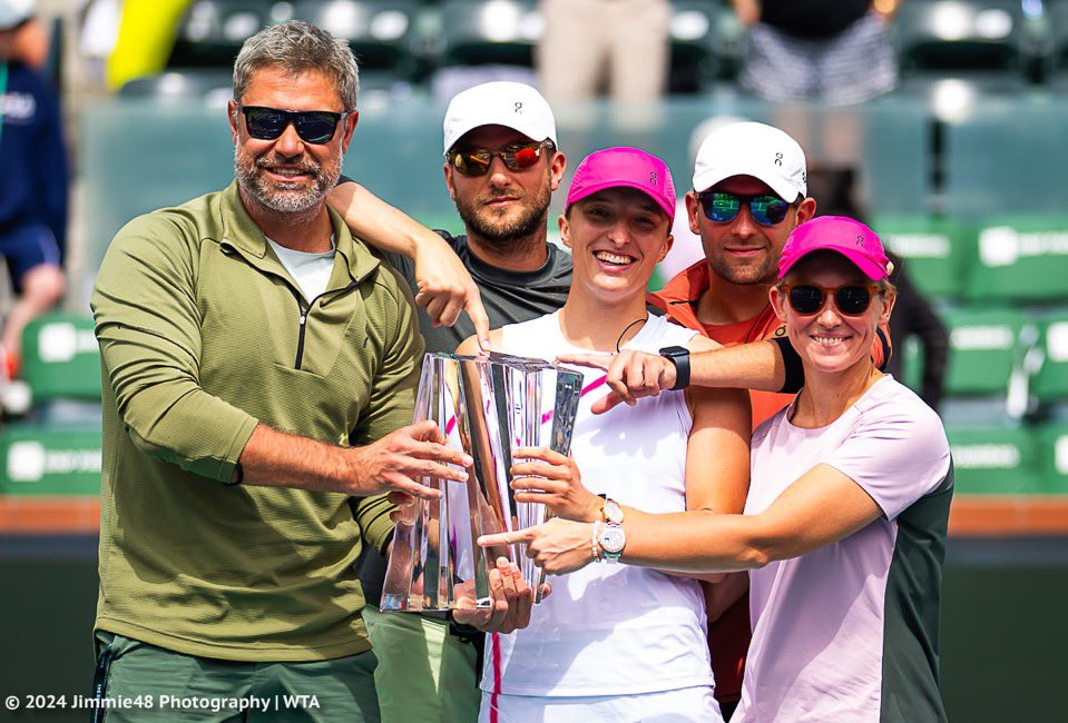 Tennis star Iga Swiatek crushes Maria Sakkari to win second Indian Wells WTA title