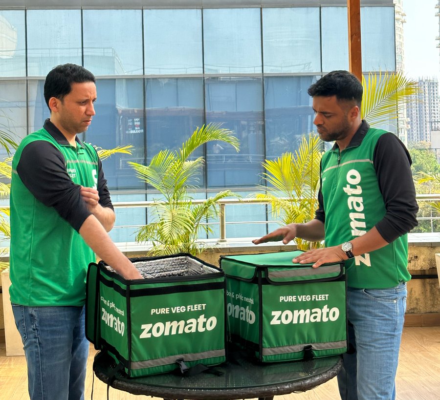 photo: zomato owner on Pure veg delivery 