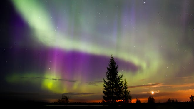 photo: solar storm/northern lights