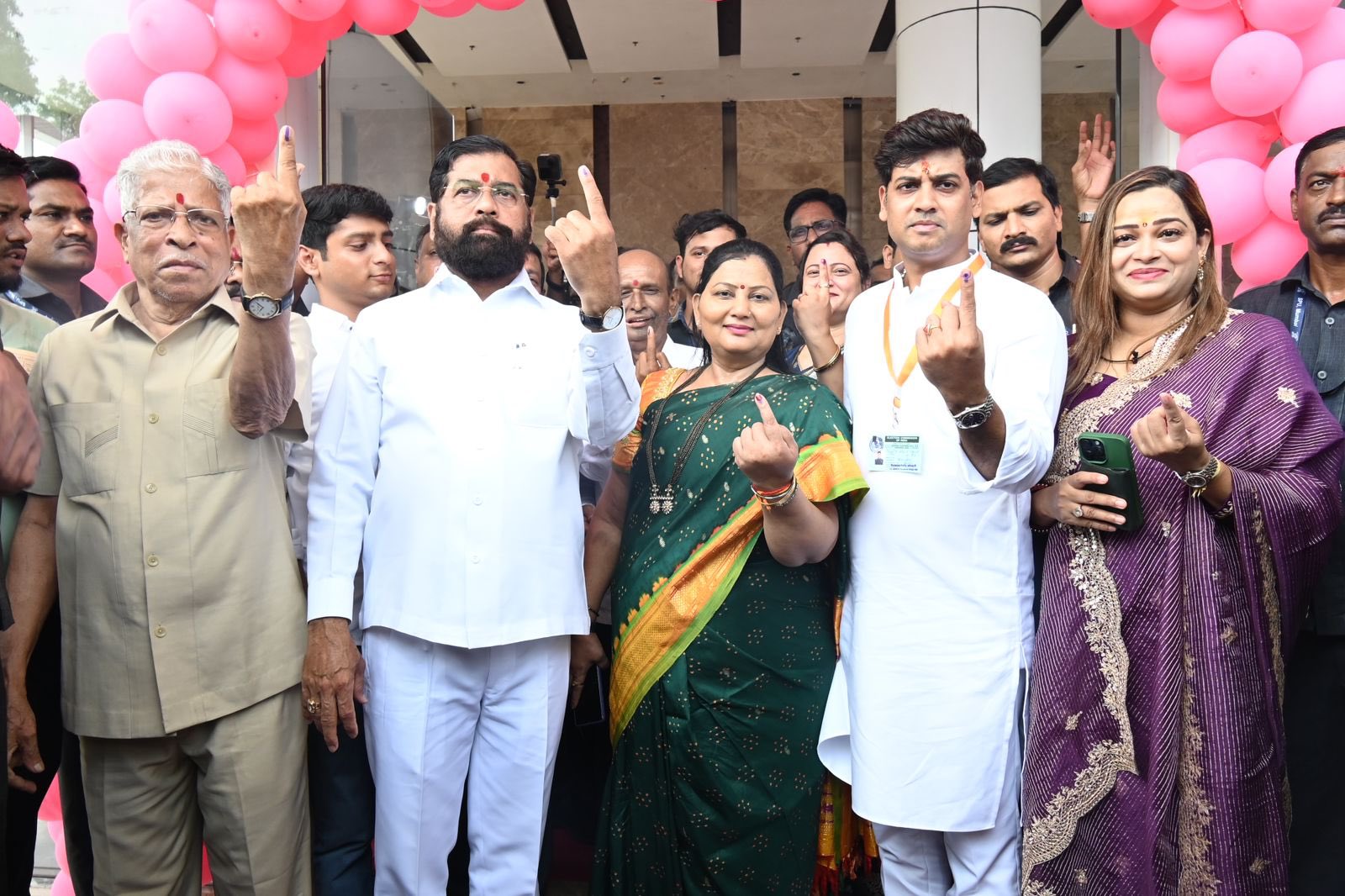 photo: Eknath Shinde and Family