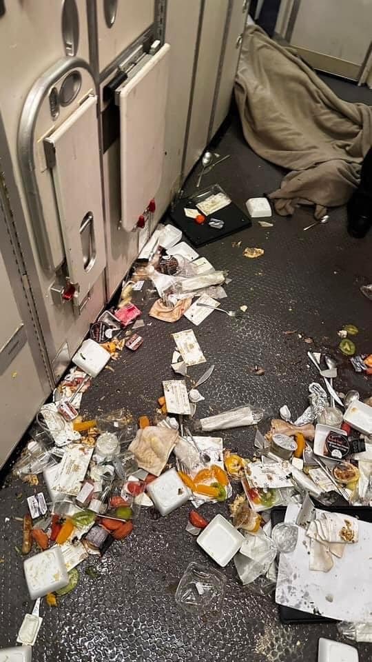 photo: singapore airline turbulence 