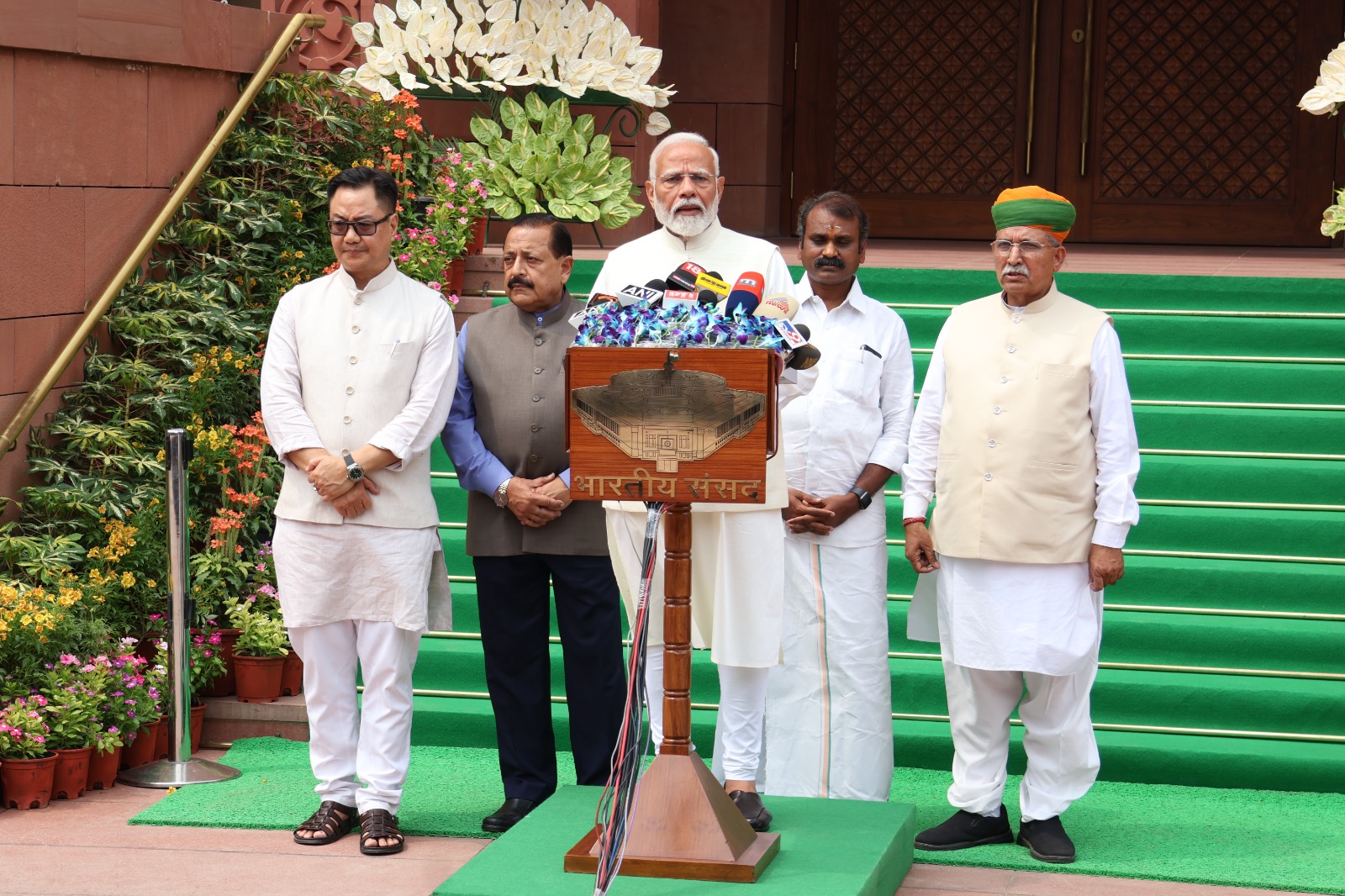 photo: PM modi addressing media before oath 