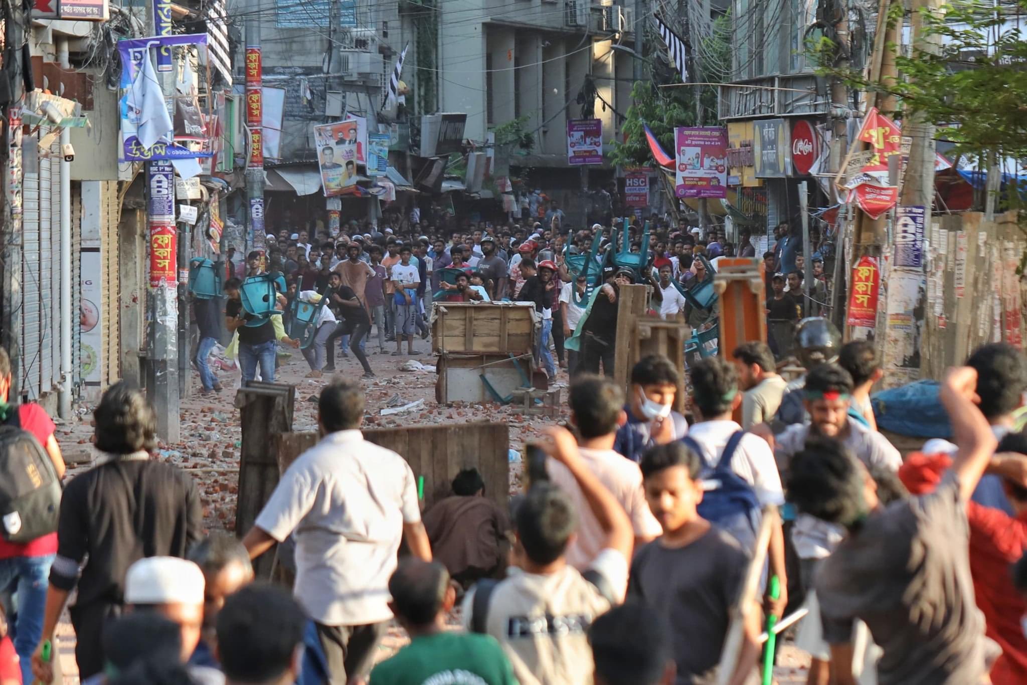 photo:student protests in bangladesh