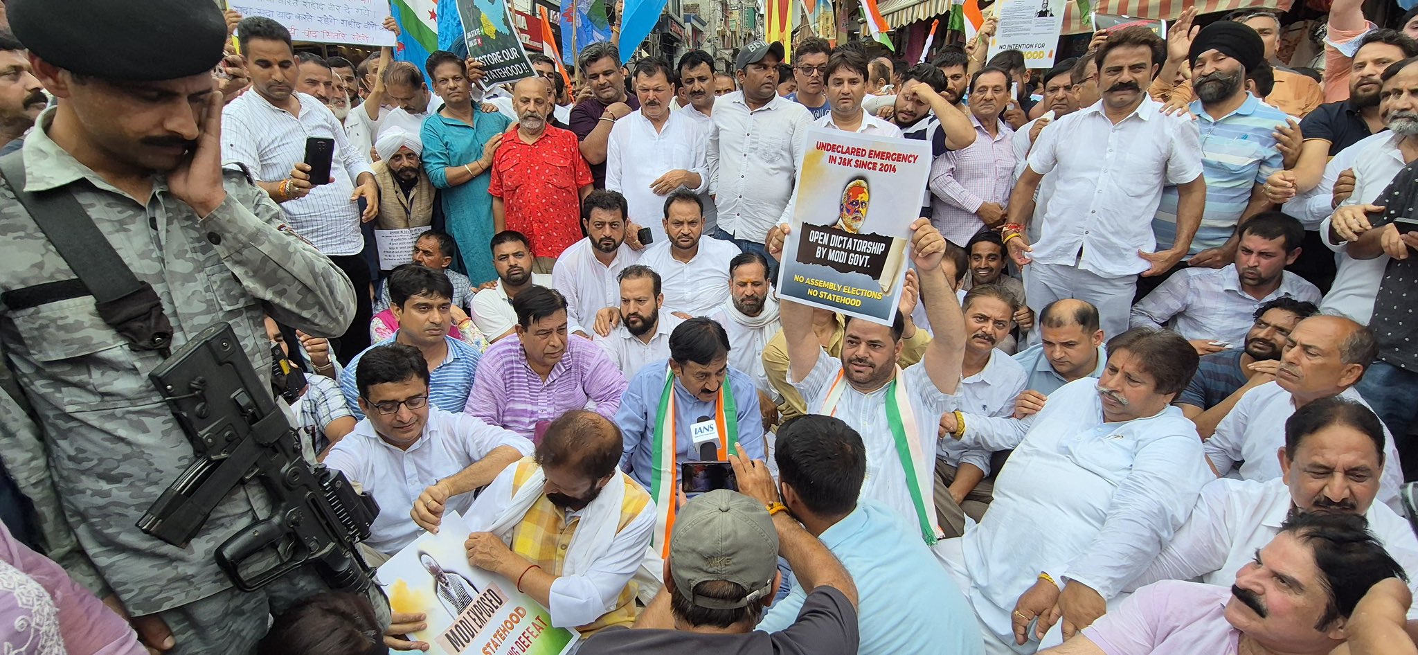 photo: congress holding protest in jammu