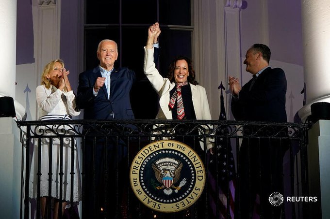 photo: Joe biden endorsing kamal harris