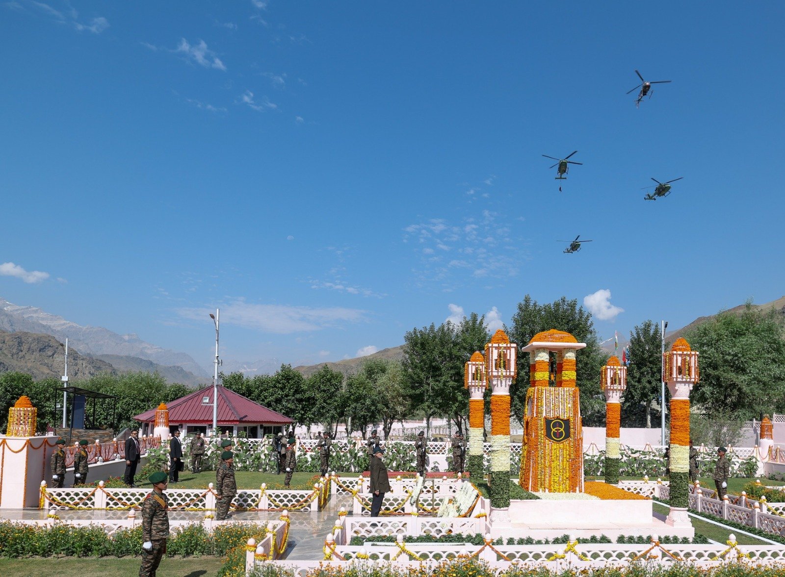 phoot; Pm Modi in drass ladakh 