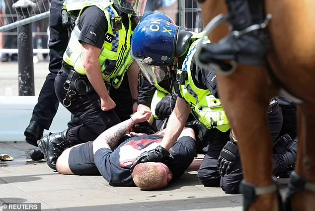 UK Civil War - Nazis take over UK Streets, irked on the radical right-wingers 