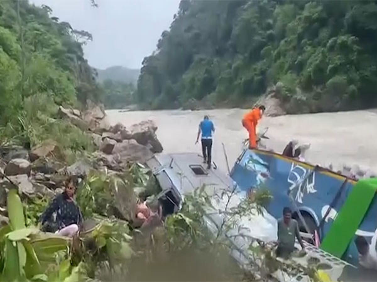 14 killed after bus from india falls in river in nepal, rescue ops on