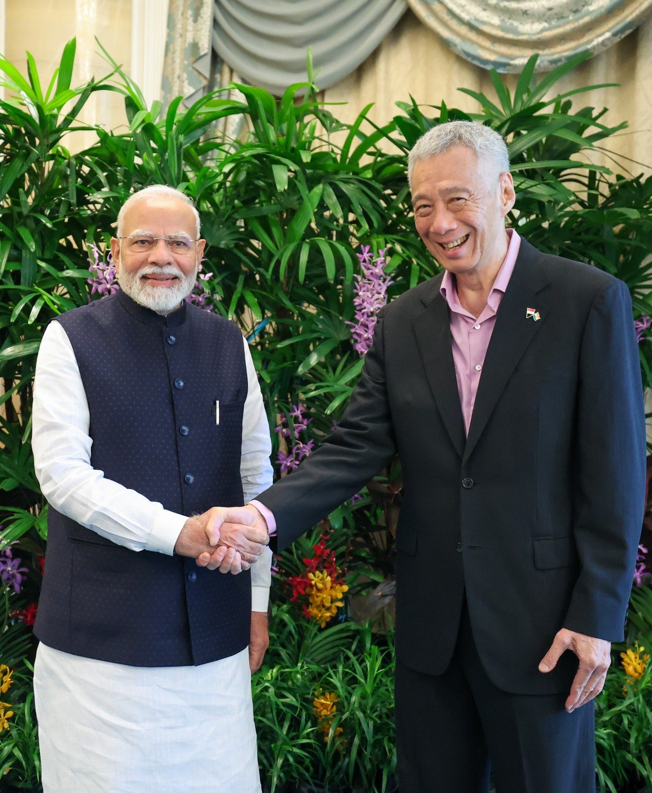 Modi with Lee Hsien Loong