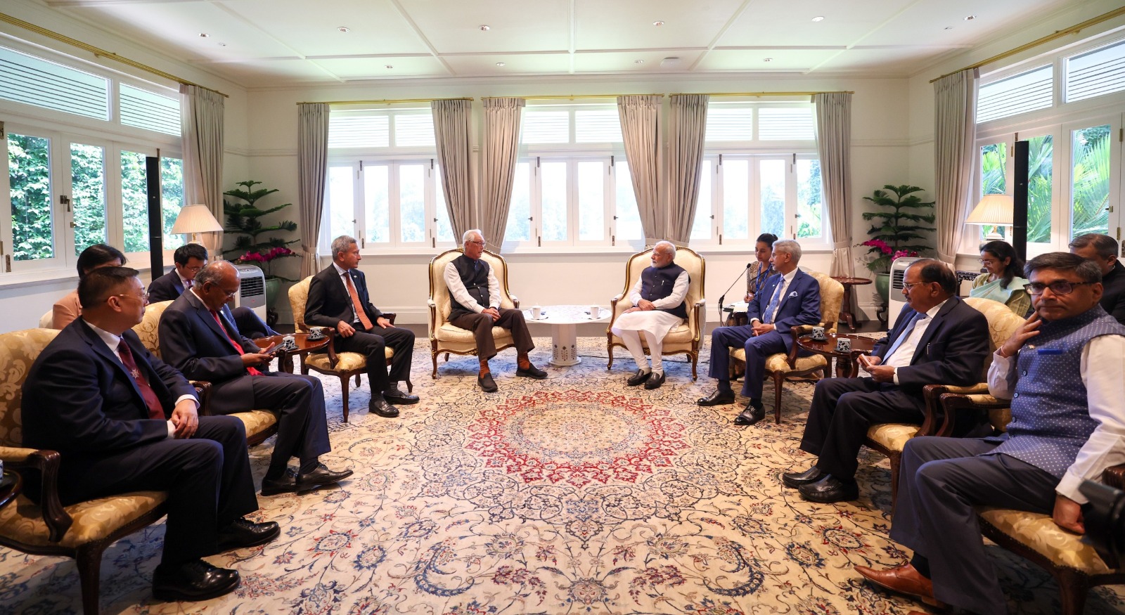 Senior Minister Goh Chok Tong in Singapore. Their talks focused on deepening India-Singapore collaboration in a host of sectors.