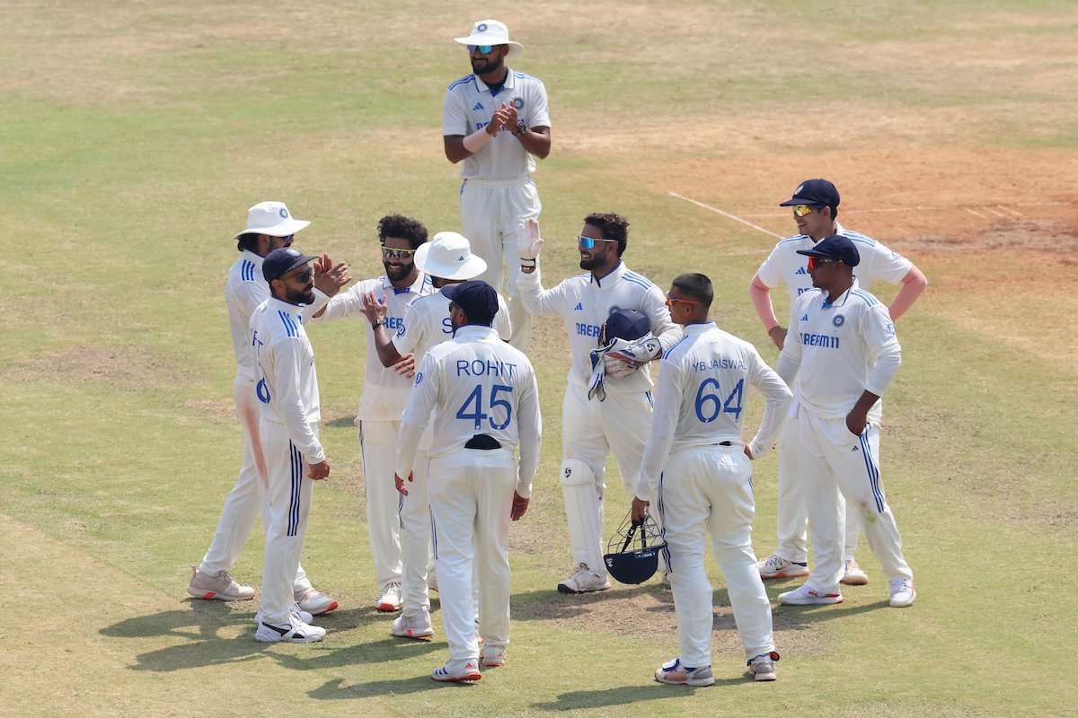 India whole team celebrating after taking a wicket