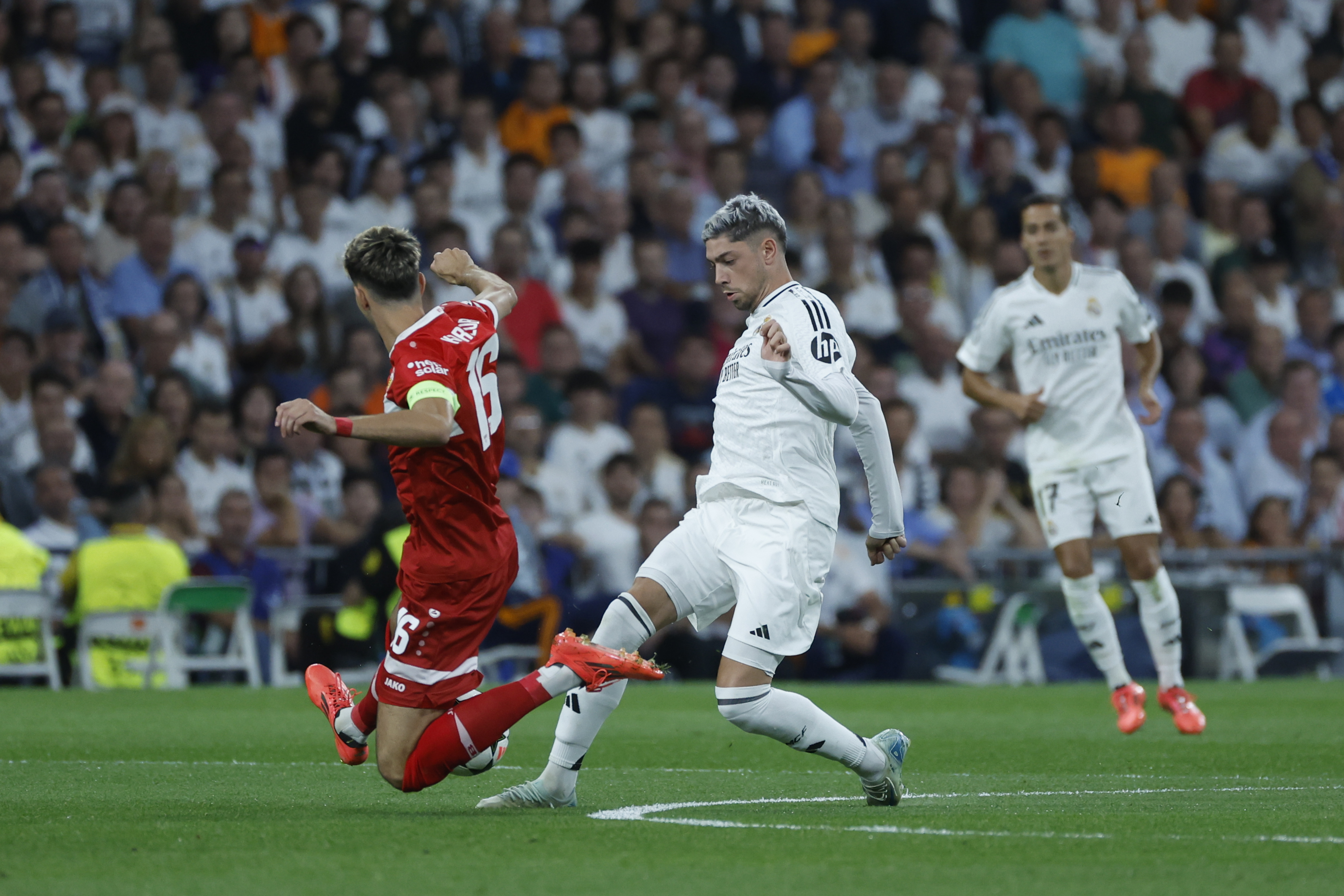 Real Madrid secures 3-1 victory over Stuttgart in Champions League, Mbappe scores and Courtois stars