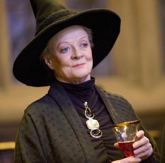  Maggie Smith with hat