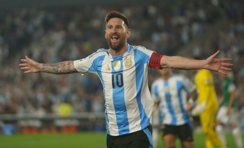 Messi celebrating his last goal