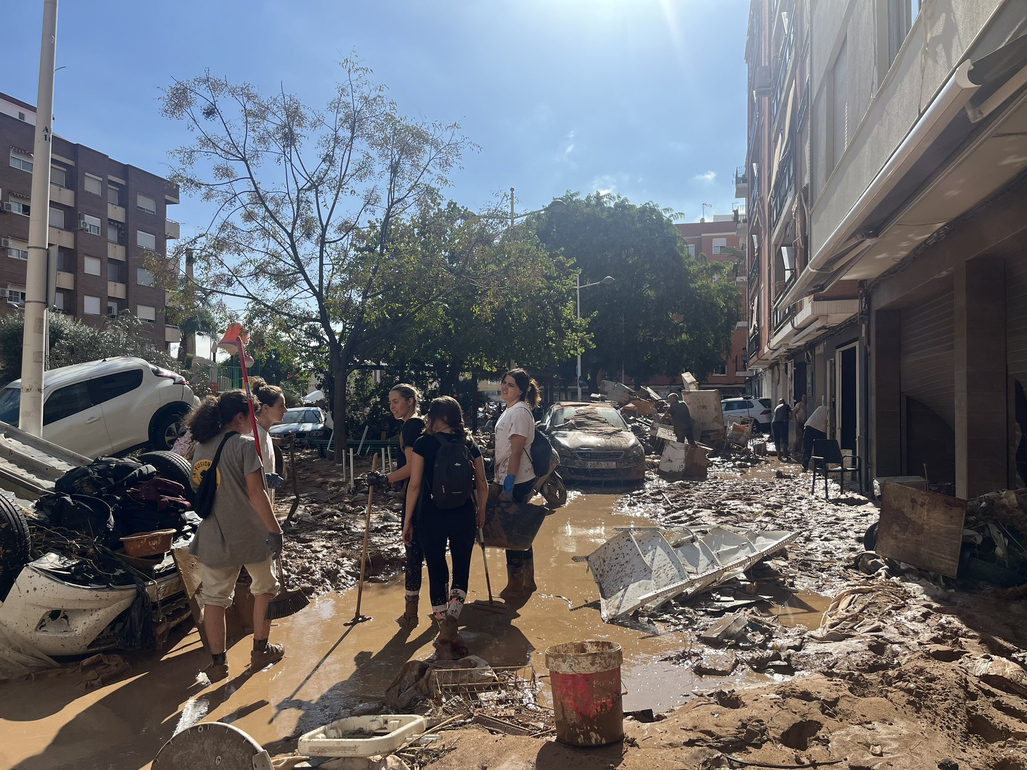 Watch first wave of flood water gushing through town in Valencia