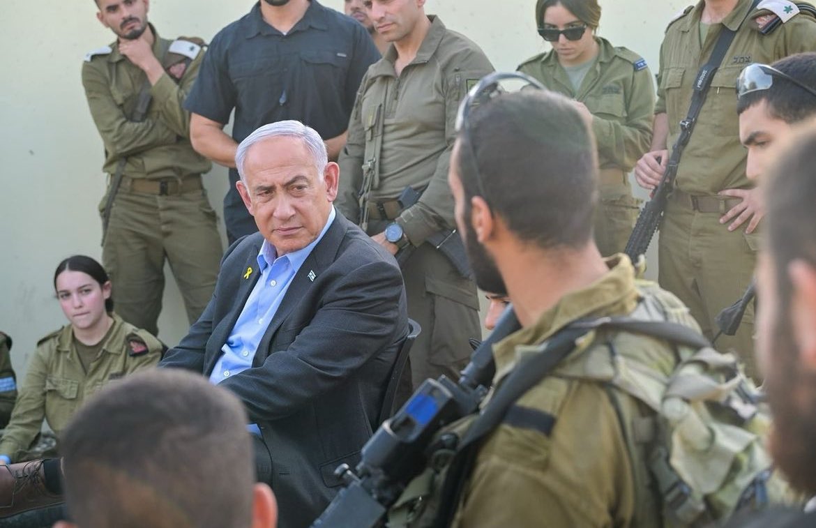 Netanyahu with Israeli forces. 