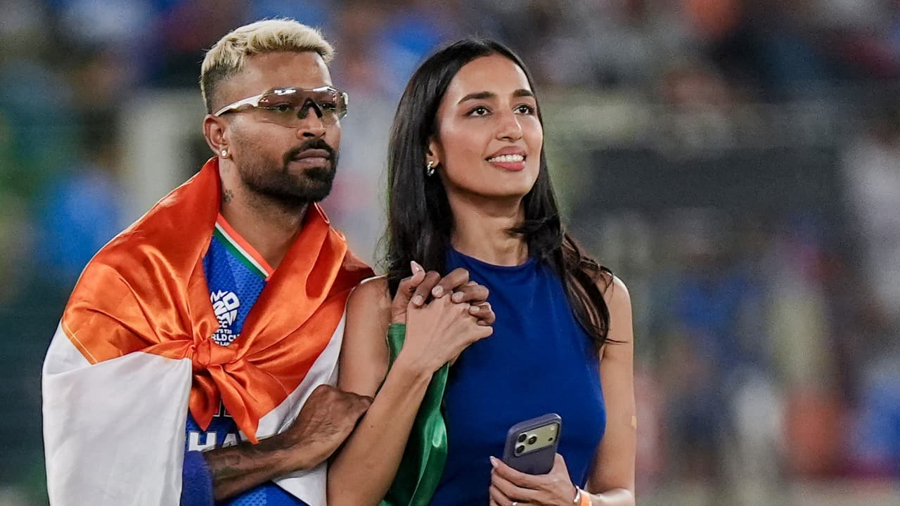 complaint filed against hardik pandya for allegedly insulting national flag