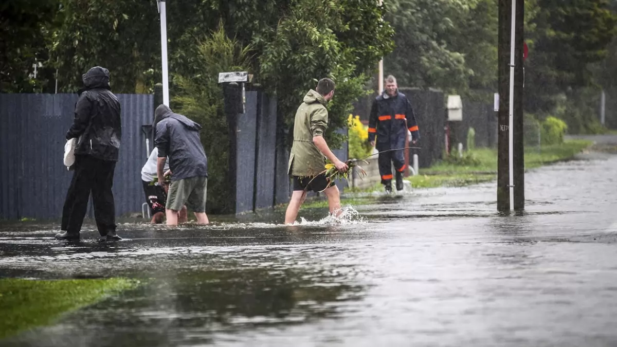 Cyclone Gabrielle sweeps NZ into a state of emergency 