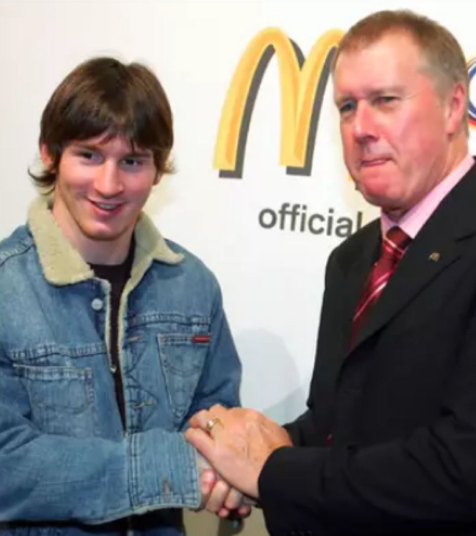  Rexach used a napkin to document the agreement with Jorge Messi, Lionel's father, and agent Horacio Gaggioli.